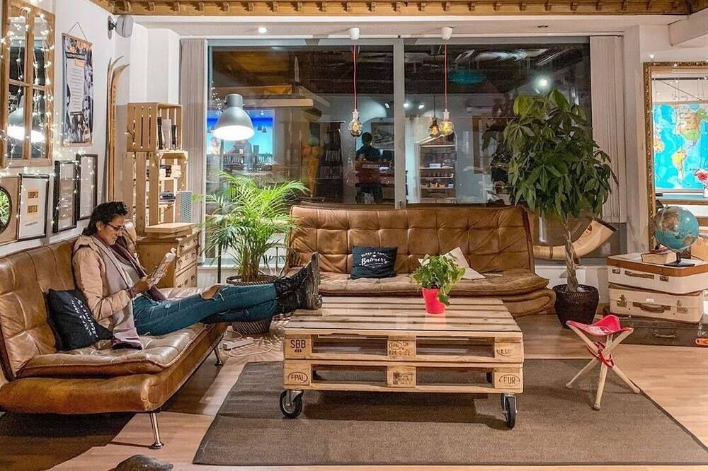 بالمرز هوستل