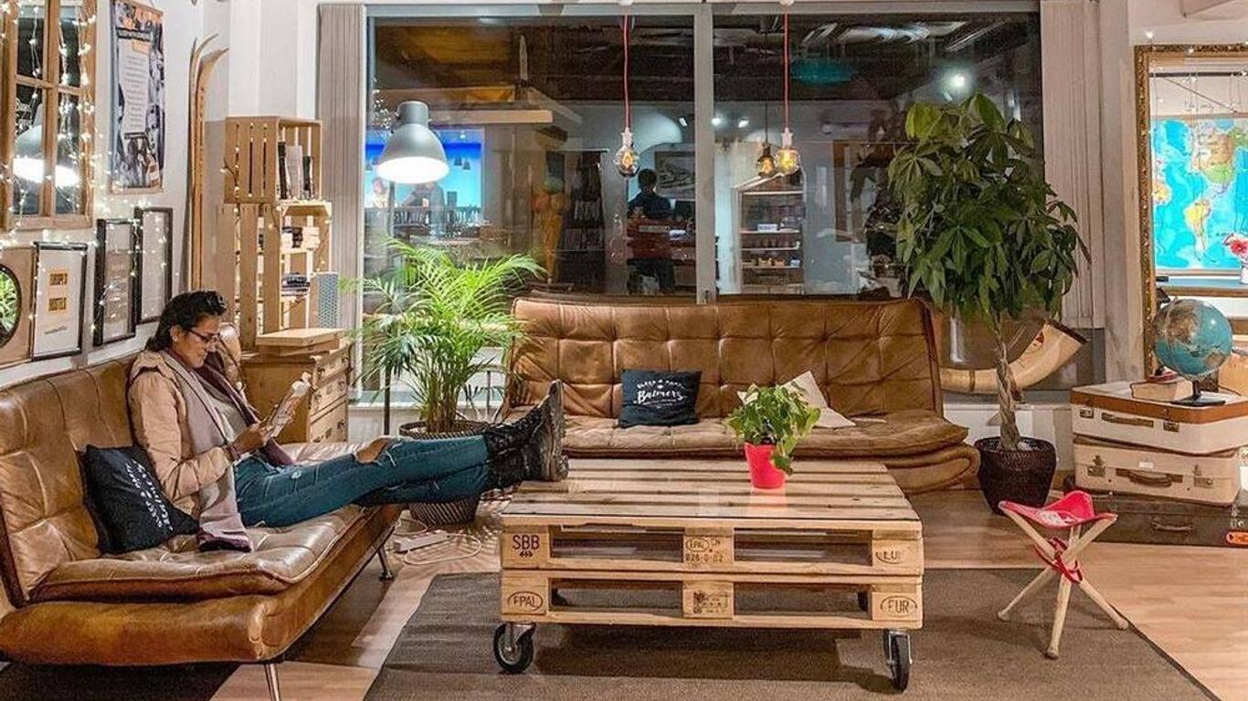 بالمرز هوستل