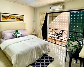 Patong Rest & Recharge - Patong - Bedroom