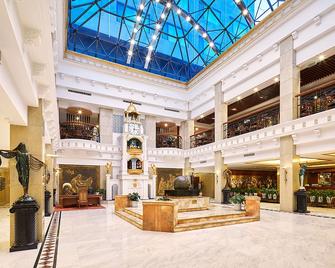 جراند ريجنسي هوتل - تشينغداو - ردهة