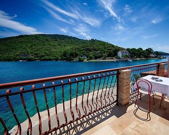 Apartments Malo Lago - One-Bedroom Apartment with Balcony and Sea View - 2nd floor (Apartment 5) - Lastovo - Balcony
