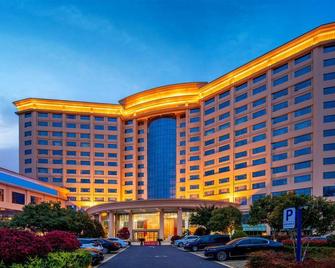 The Grand Plaza Hotel - Ji'an - Gebouw