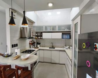 Charming Duplex with AC, WiFi in Iquitos. Near to everything. - Iquitos - Kuchnia