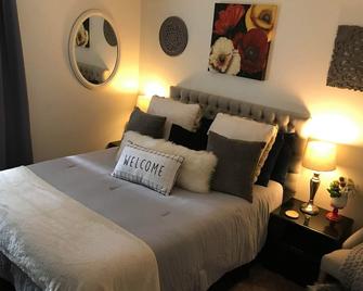 Comfortable room and Convenient location close to Knotts and Disneyland - Cypress - Bedroom