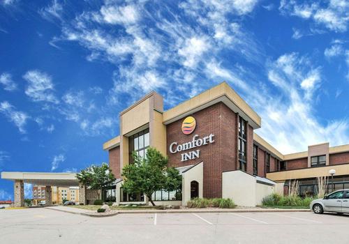 Comfort Inn Denver East 88 1 1 2 Denver Hotel Deals