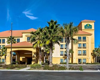 La Quinta Inn & Suites by Wyndham PCB Pier Park area - Panama City Beach - Edifício