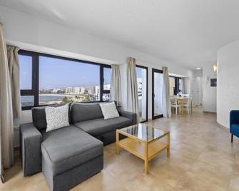 Apartamentos Arrecife Playa - Arrecife - Sala de estar
