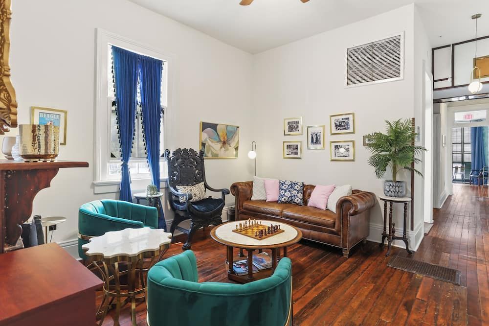 سايت 61 جيست هاوس - نيو اورليانز - غرفة معيشة