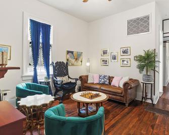 Site 61 Guesthouse - ניו אורלינס - סלון