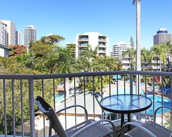Mari Court Resort - Surfers Paradise - Balkon