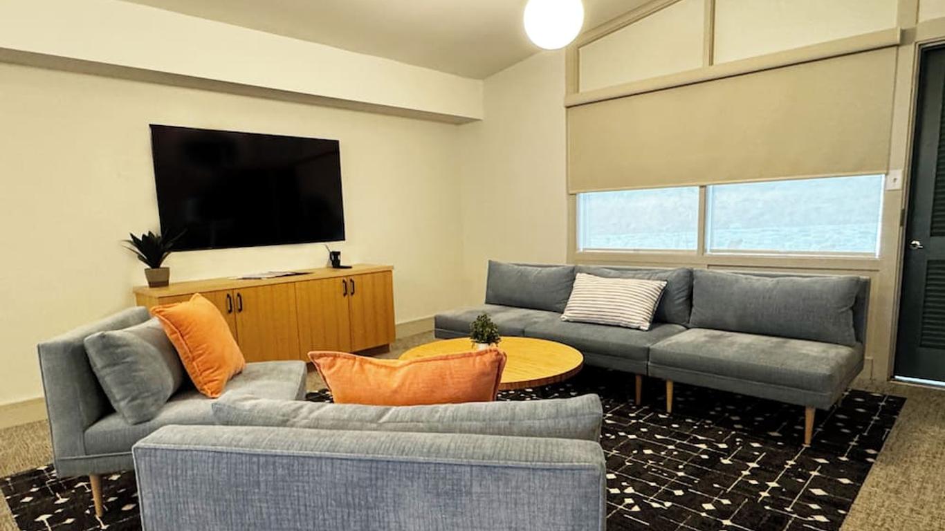 كولوني هاوس موتور لودج