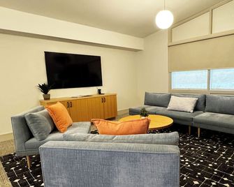 Colony House Motor Lodge - Roanoke - Salon