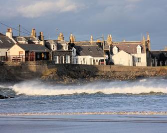 Sandend Cottage - in the picturesque 'get away from it all' fishing hamlet - Banff - Gebäude