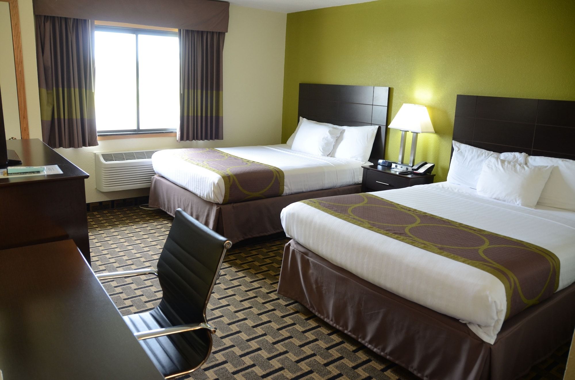 AmericInn by Wyndham West Burlington - West Burlington