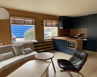 Joli Appartement familial Centre du village - Megève - Olohuone