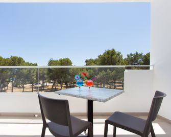 Art Apartments by Typic Hotels - Santa Eulària des Riu - Balcony