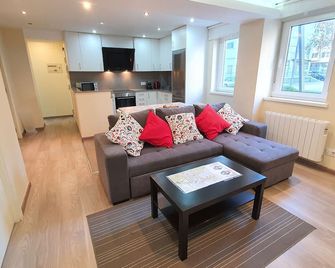 Avenida de Arteixo. Precioso apartamento - A Coruña - Living room