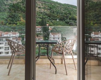 Hotel 219 Budva - Budva - Balkón