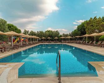 Assos Park Hotel - Behram - Pool