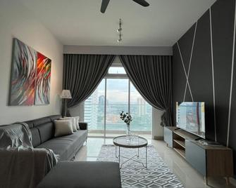 Twin Galaxy Suites by Keystone - Johor Bahru - Pokój dzienny