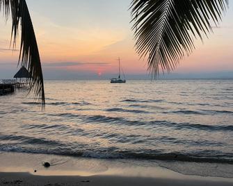 Boatique Hotel and Marina - Fronteras - Пляж