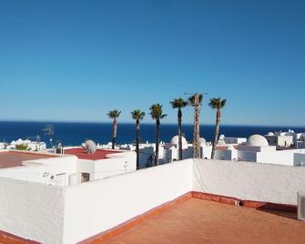 Detached villa well located in the center of Mojacar beach - Mojacar - Balcony
