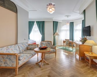 Grandhotel Ambassador Narodni Dum - Karlovy Vary - Olohuone