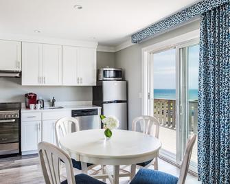 Hartman's Briney Breezes Beach Resort - Montauk - Cuisine