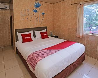 Super OYO 92672 Hotel Bsd - South Tangerang City - Ložnice