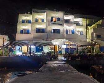 Daskalogiannis Hotel - Loutro - Gebouw