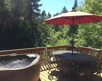 The 'Old Barn' in the woods. Peace, Romance, Ahhh - Portland - Balcony