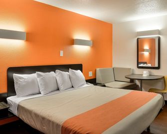 Motel 6 Toledo Oh - Toledo - Schlafzimmer