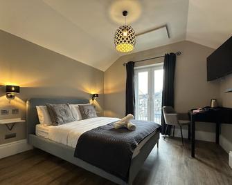 Number One Hundred Bed And Breakfast - Cardiff - Sypialnia