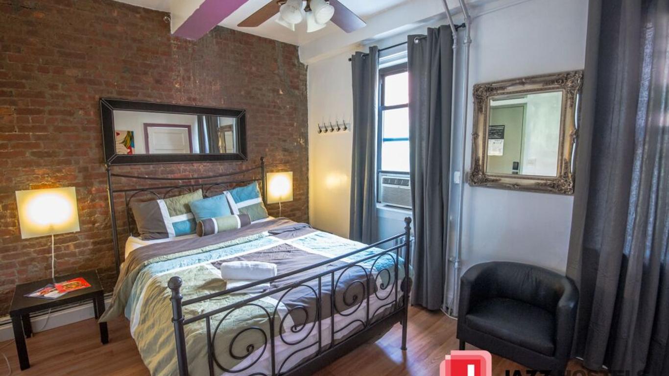 Jazz On The Park Hostel