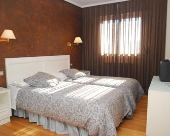 Hotel Iguarena - Ezcaray - Спальня