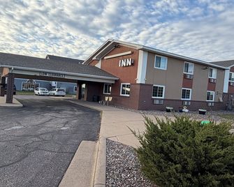 Coratel Inn and Suites by Jasper Stillwater Standard 1 King Bed Non Smoking - Stillwater - Gebouw