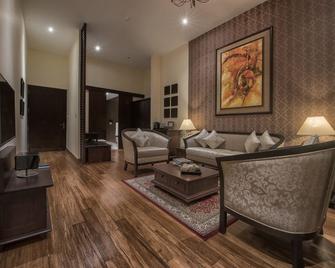 Residence By Uga Escapes - Colombo - Wohnzimmer