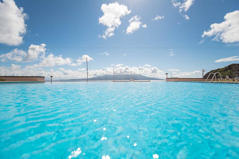 آزوريس فايال جاردن - هورتا - حوض السباحة