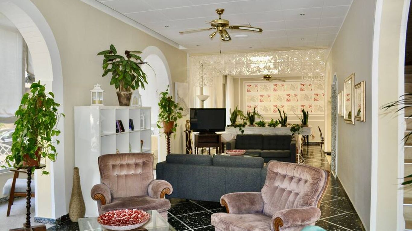 كوراللو بد آند بريكفاست