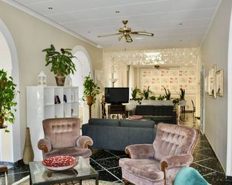 Hotel Corallo Garnì - קתוליקה - לובי