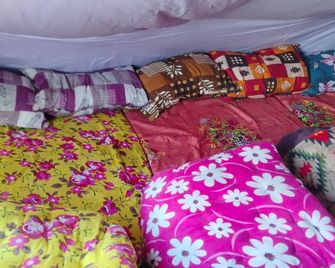 Purohit Camp House - Kedārnāth - Bedroom