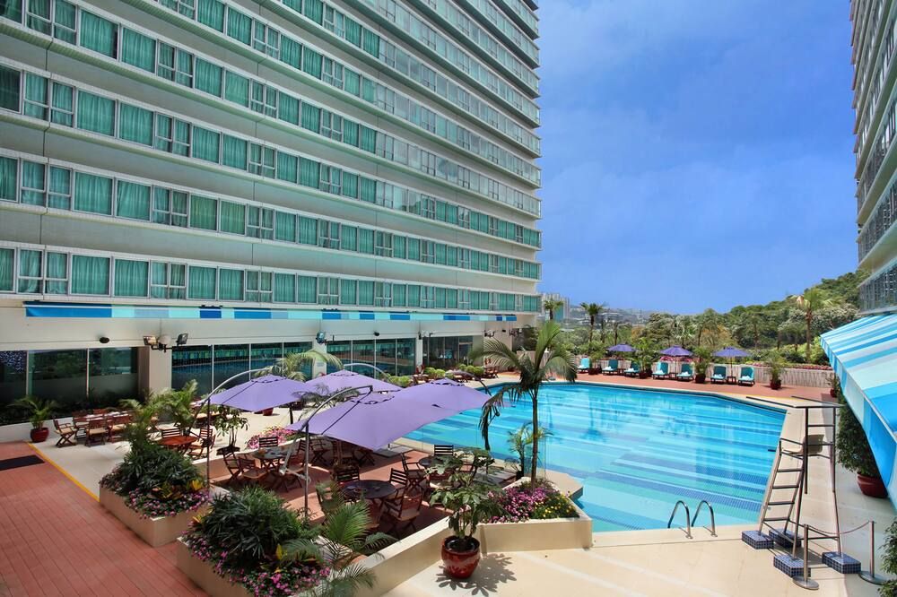 Regal Riverside Hotel