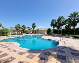 Gajraj Trails Resort - Rāmnagar - Pool