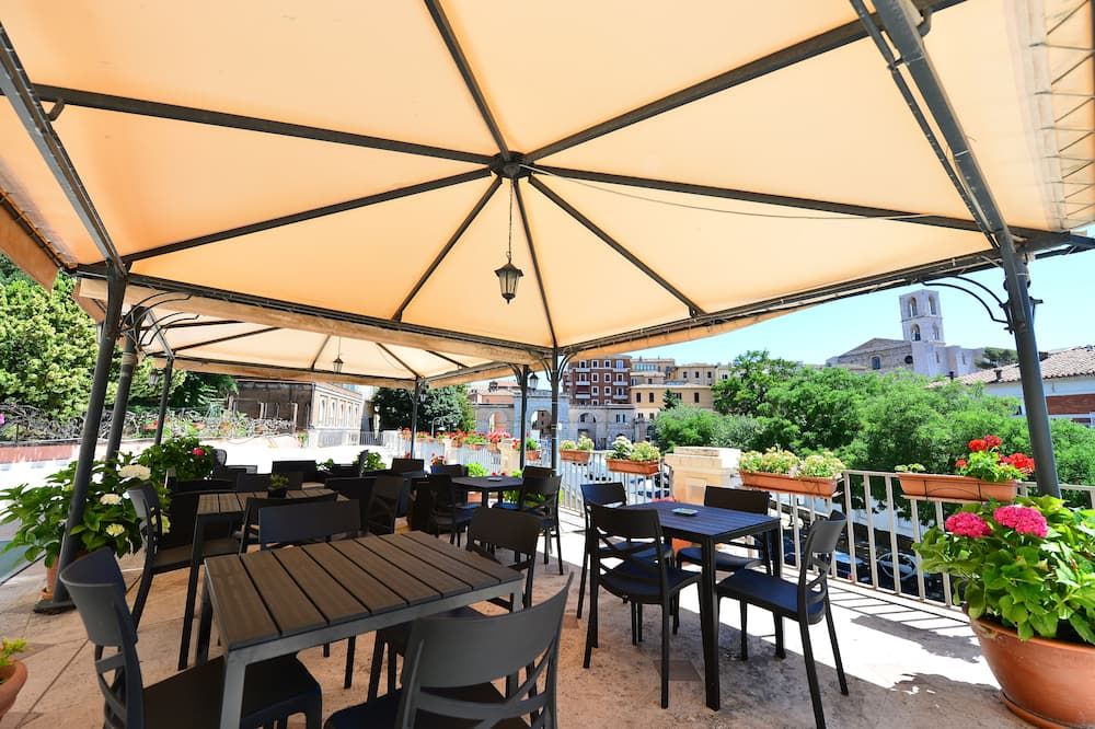 هوتل إيريس - بروجيا - مطعم