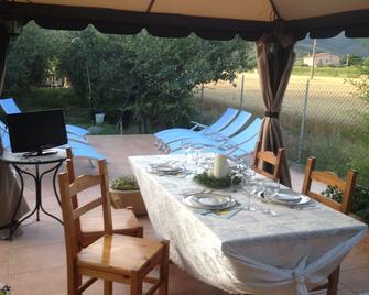 Al Giardino Degli Ulivi B&B - Tuoro sul trasimeno - Binnenhof