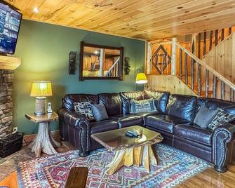 Townhome E4 - 4th Lake - Inlet - Living room