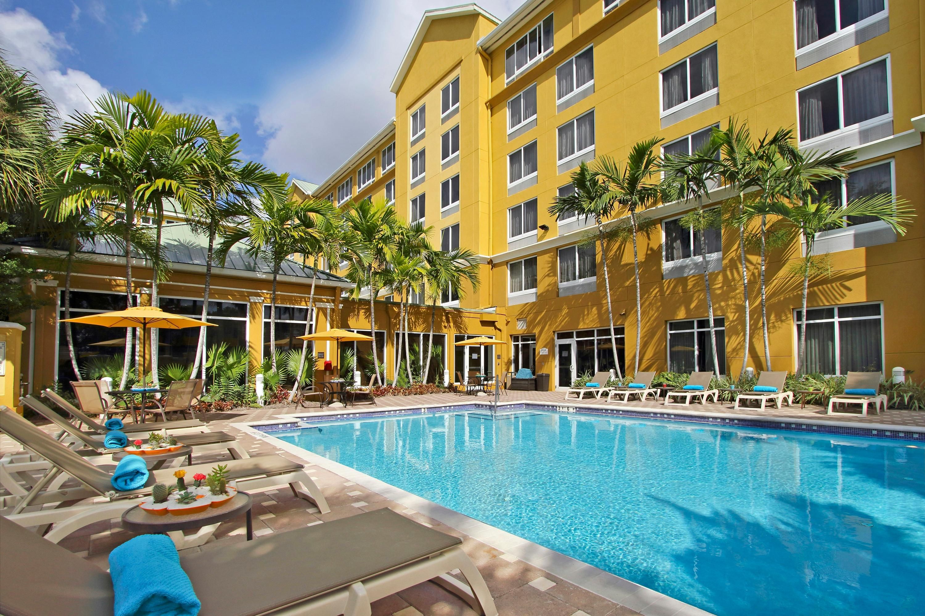 Ft. Lauderdale Airport-Cruise Port, FL - Dania Beach - Pool
