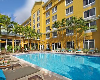 Ft. Lauderdale Airport-Cruise Port, FL - Dania Beach - Pool