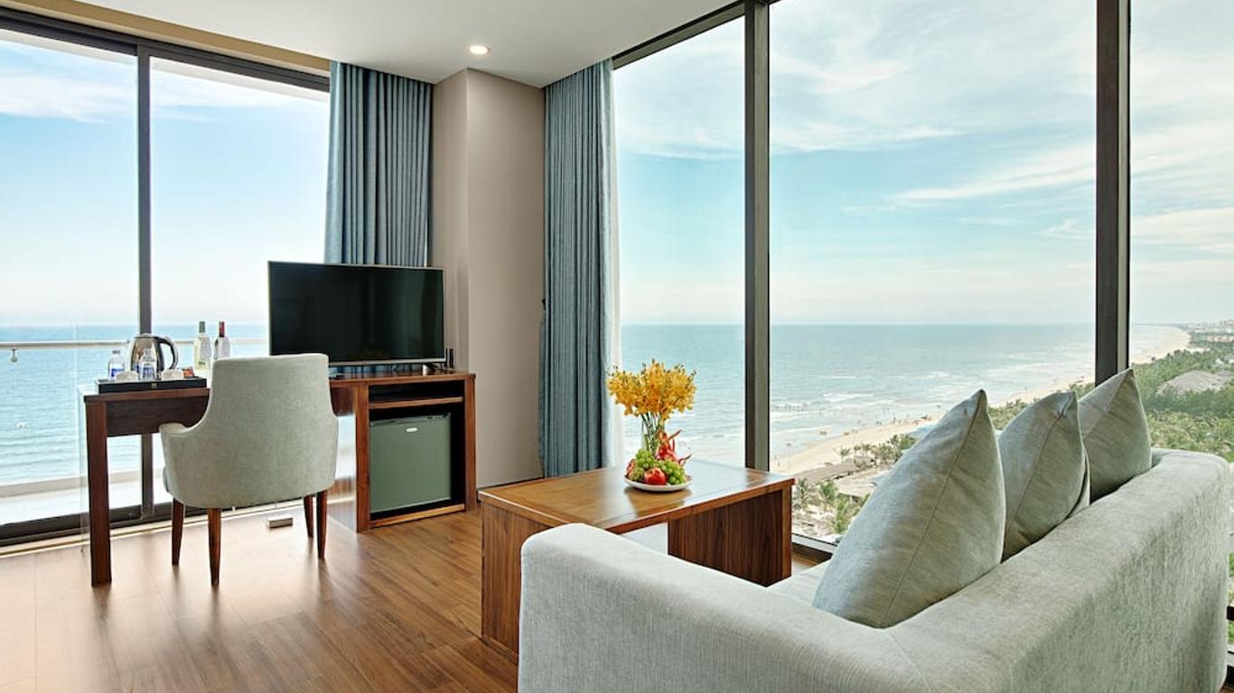 Yarra Ocean Suites Danang