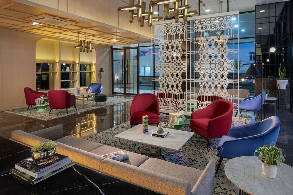 The Reiz Suites, Artotel Curated - Medan - Lounge